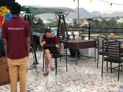 whereabout hostel udaipur
