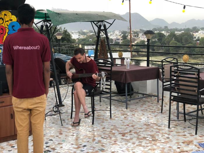 whereabout hostel udaipur