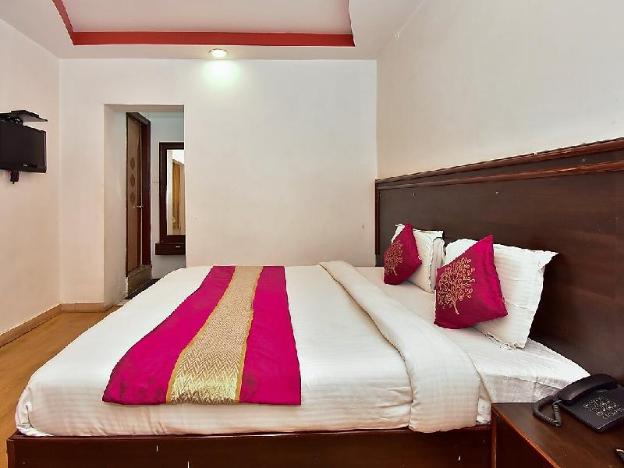 hotel deep palace near bus stand udaipole