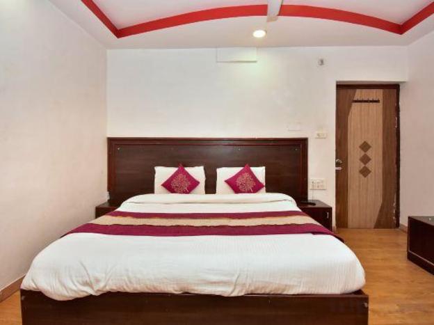 hotel deep palace near bus stand udaipole