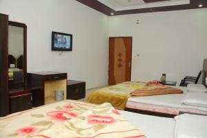 hotel deep palace near bus stand udaipole