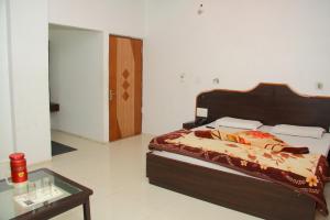 hotel deep palace near bus stand udaipole
