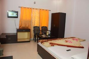 hotel deep palace near bus stand udaipole