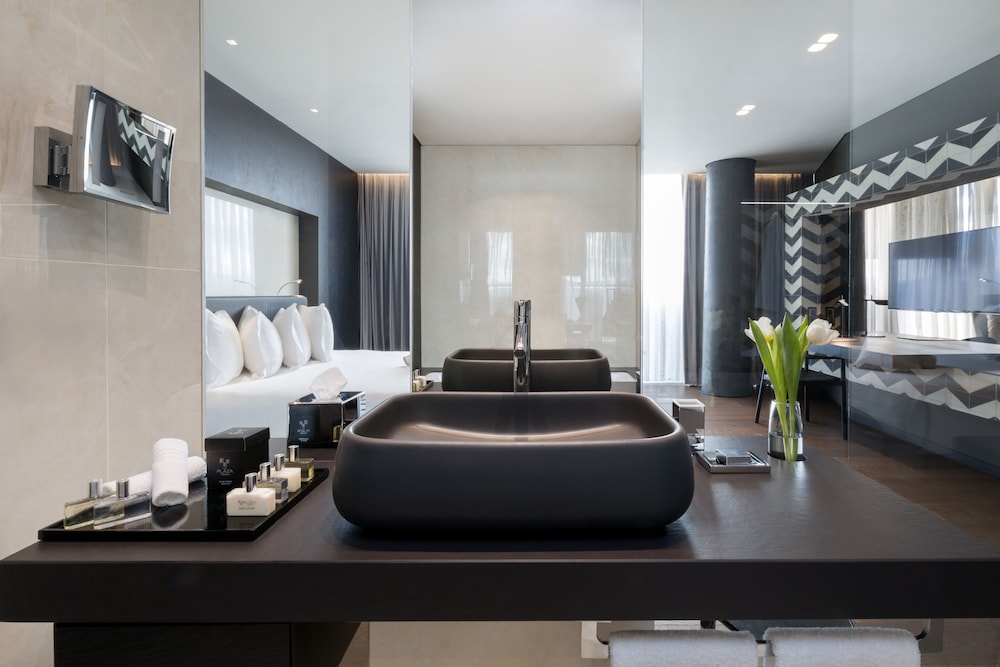 maritim hotel plaza tirana