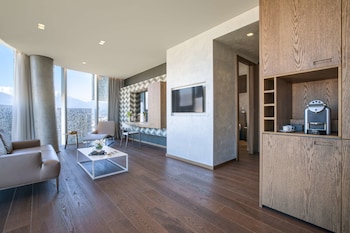 maritim hotel plaza tirana