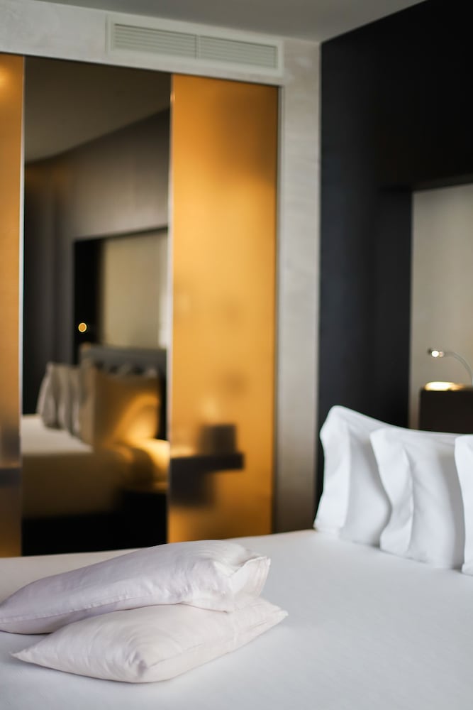 maritim hotel plaza tirana