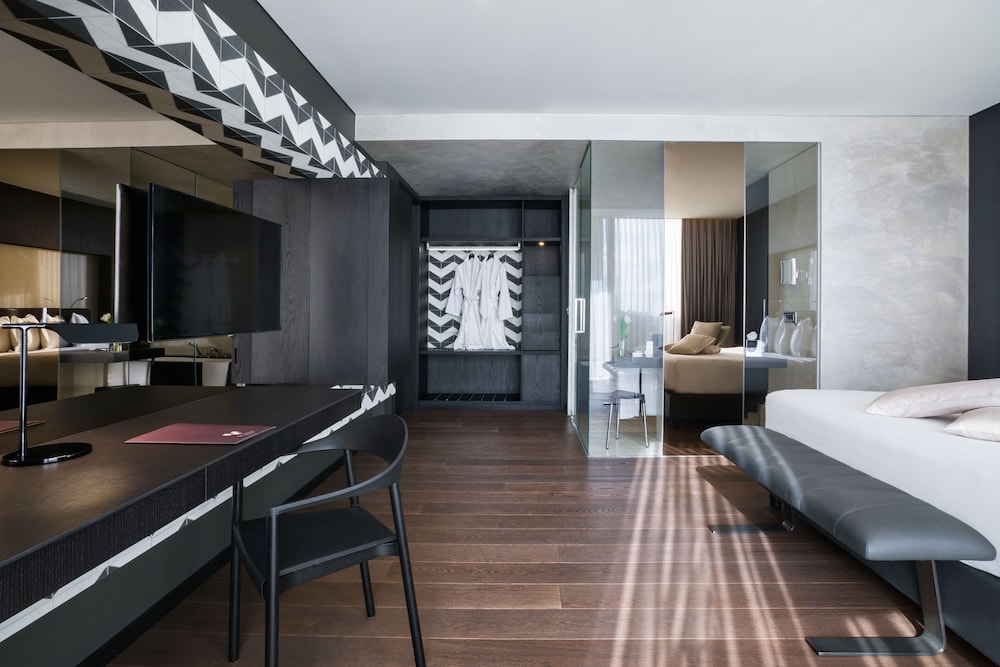 maritim hotel plaza tirana