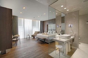 maritim hotel plaza tirana