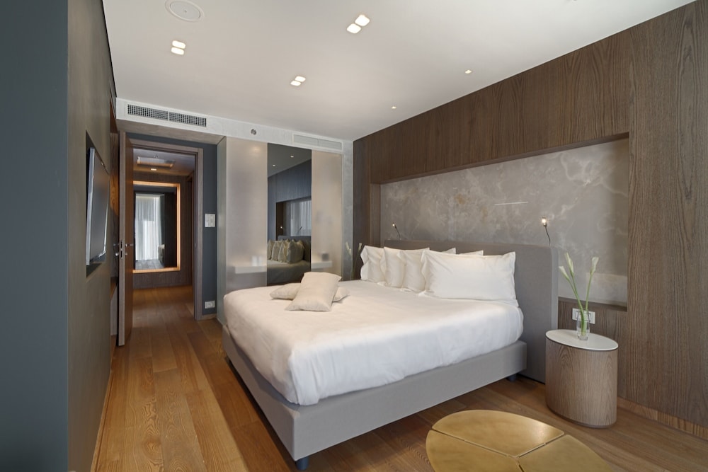 maritim hotel plaza tirana