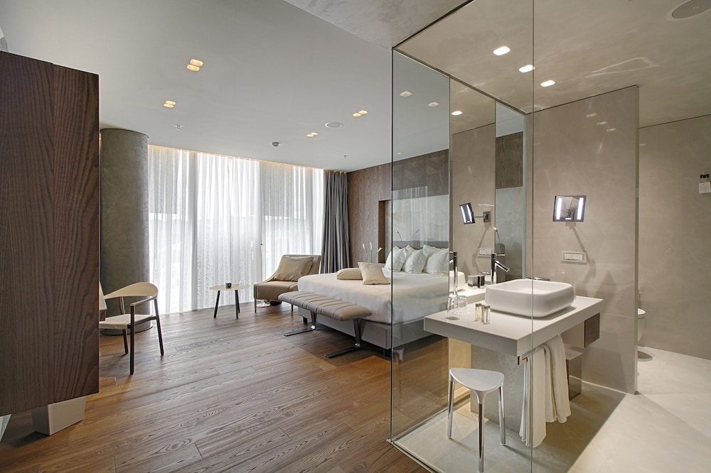 maritim hotel plaza tirana