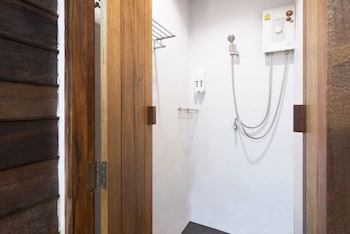 suneta hostel khaosan