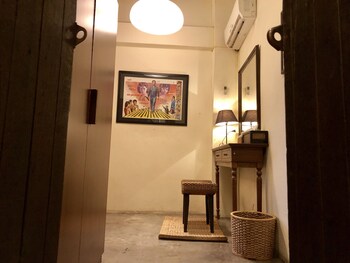suneta hostel khaosan