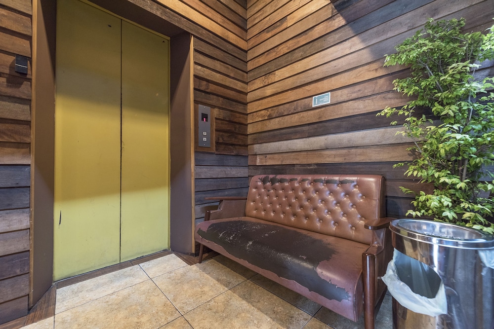 suneta hostel khaosan