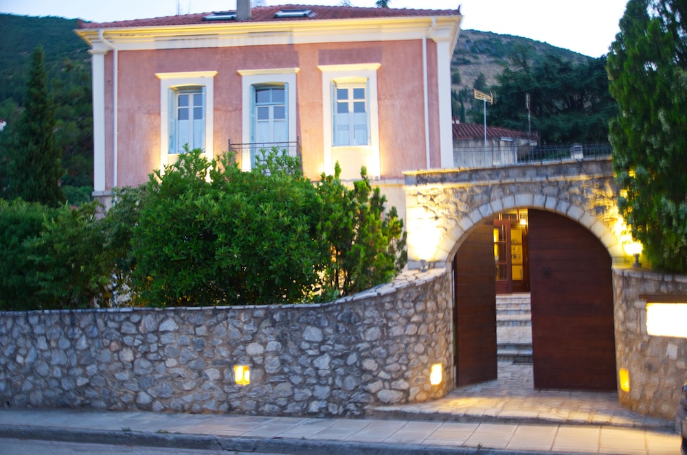 archontiko parnassus dadi