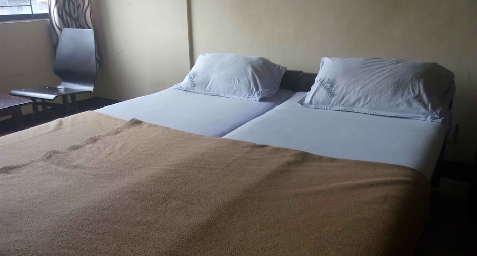 Haksons Residency,,3 star