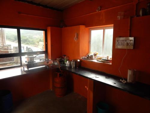 Oyo 14538 Sri Silver Inn,Salem>>Ayodhiyapatinam,2 star