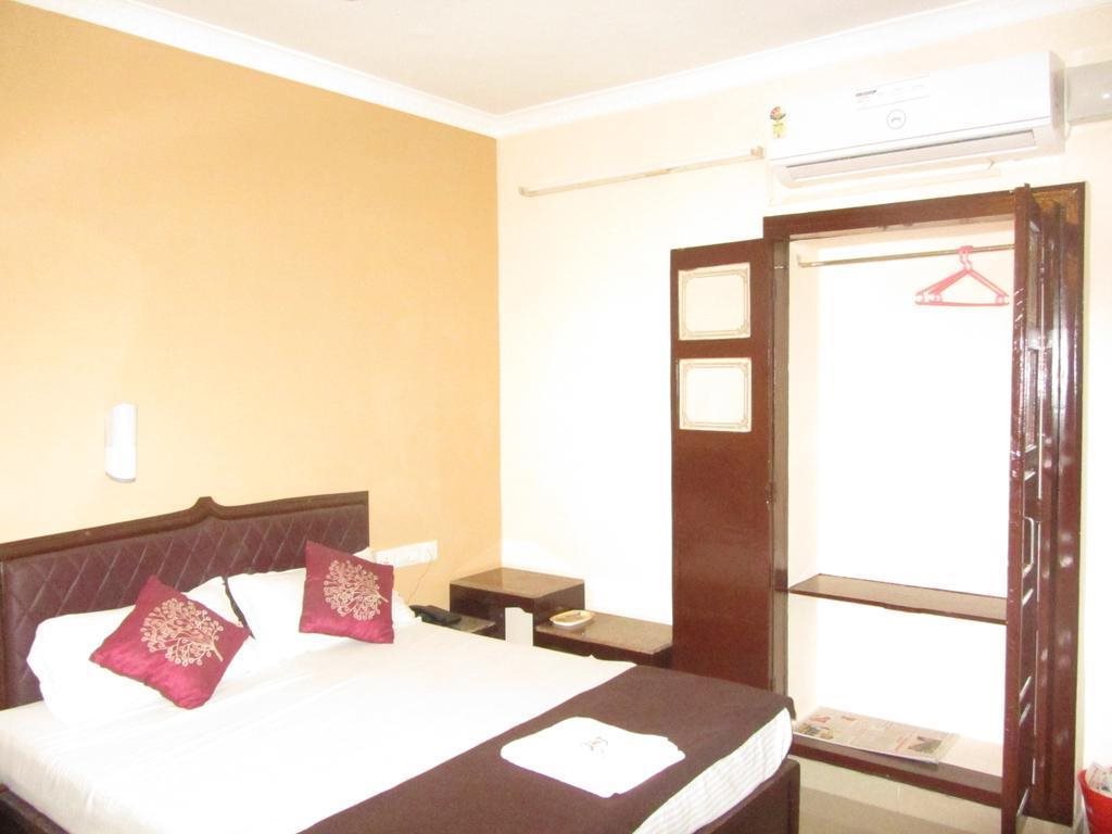 all seasons guest house