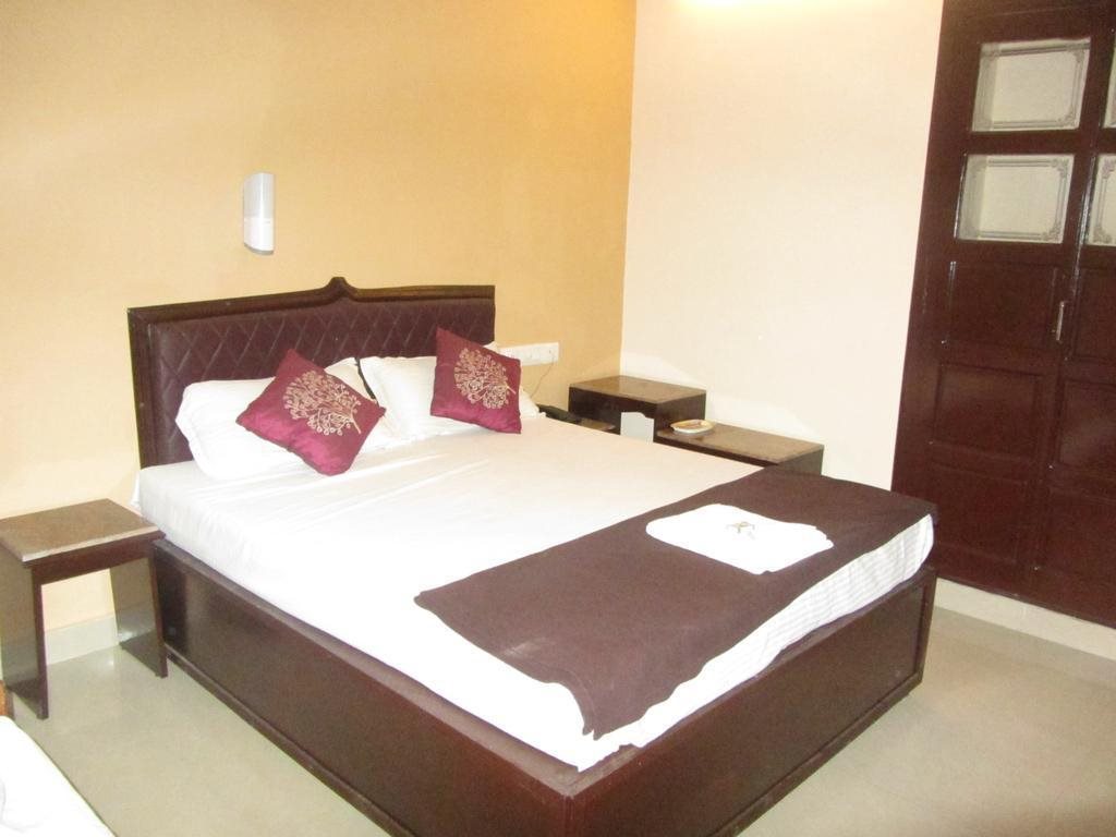 all seasons guest house