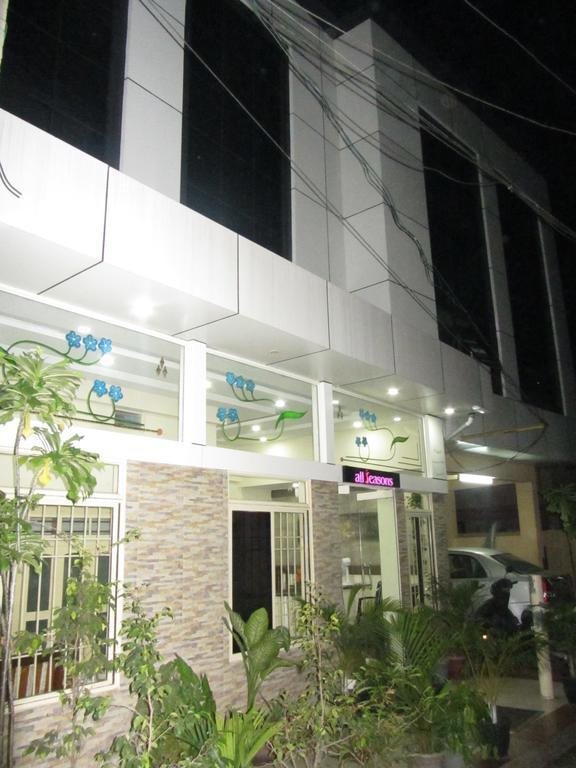 all seasons guest house