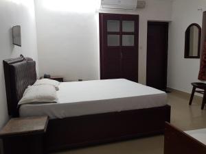 all seasons guest house