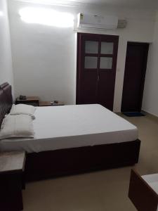 all seasons guest house