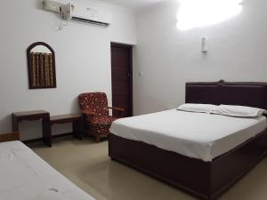 all seasons guest house