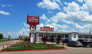 Canadian Motor Inn,Peace River>>Grande Prairie,2 star