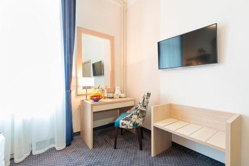 five points square city center