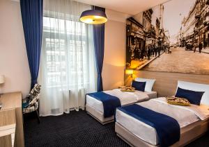 five points square city center