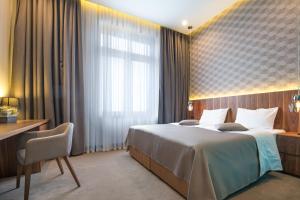 five points square city center