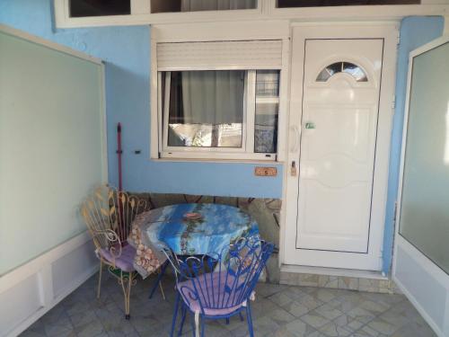 artemis studios and apartments