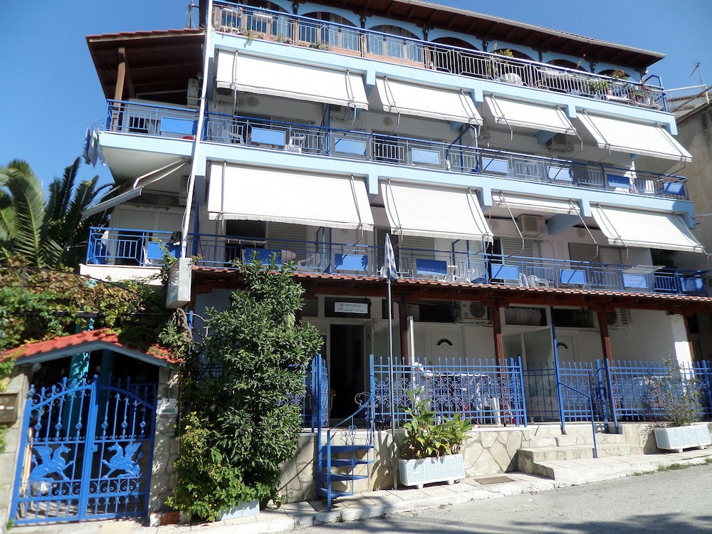 artemis studios and apartments