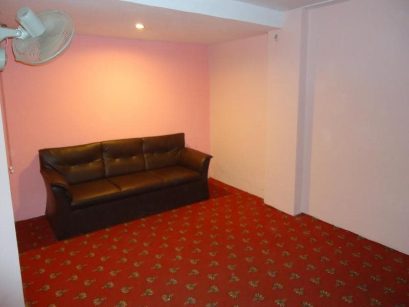 Hotel Hv Palace,Ghanshyam Nagar,3 star