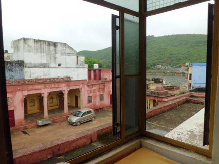 raj mahal guest house