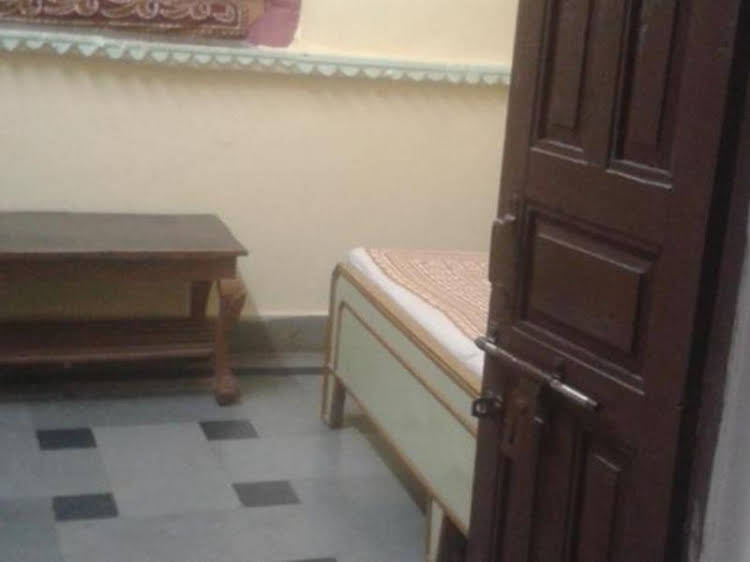 raj mahal guest house