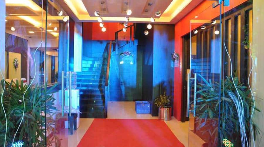 lumbinis grand hotel