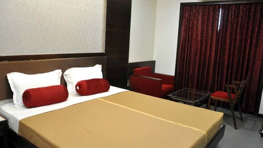 lumbinis grand hotel