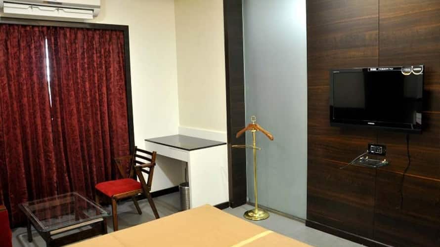 lumbinis grand hotel