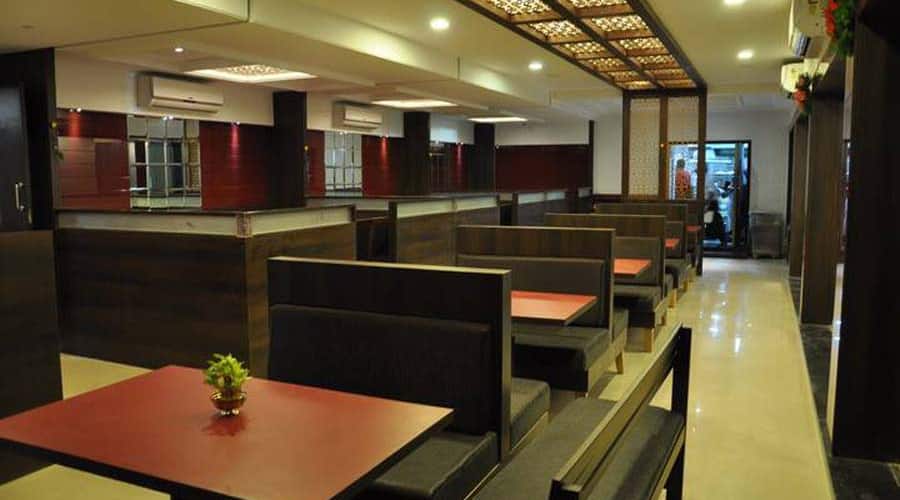 lumbinis grand hotel