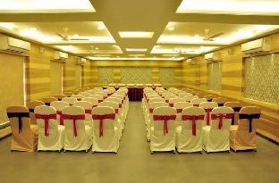 lumbinis grand hotel