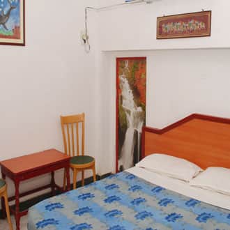 Ajantha Beach Guest House,1-A1 Bazar Saint Laurent Street,Beach Road,Puducherry 605001,3 star