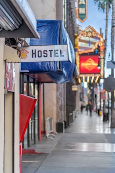 samesun hollywood hostel