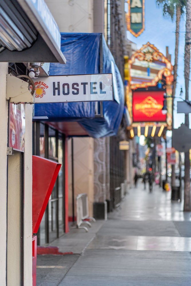 samesun hollywood hostel