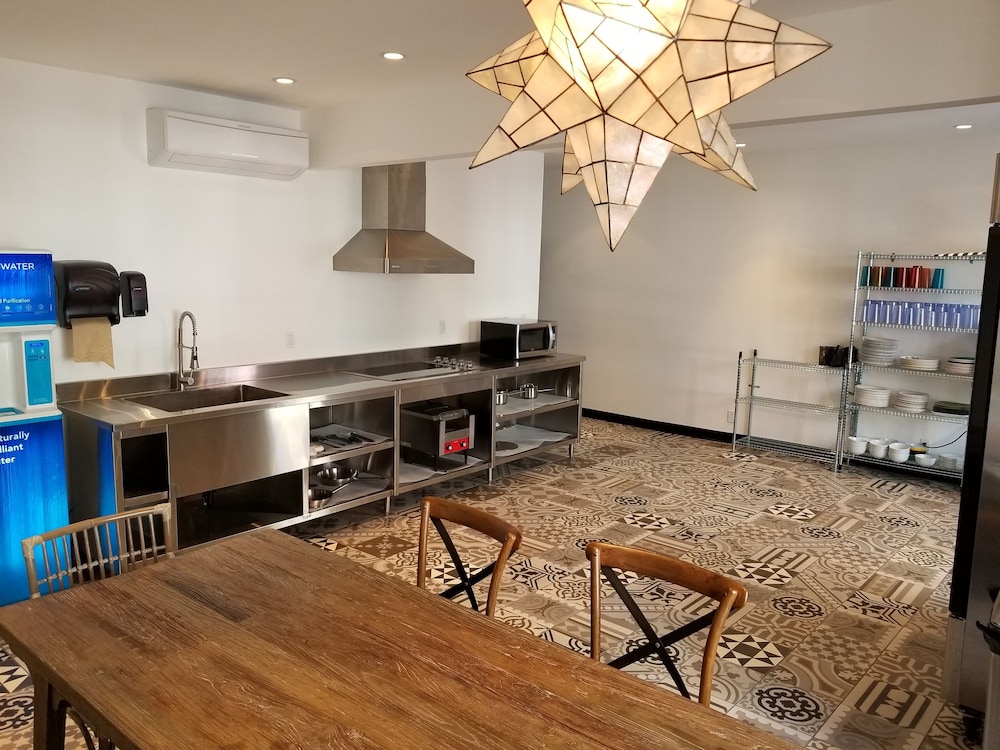 samesun hollywood hostel