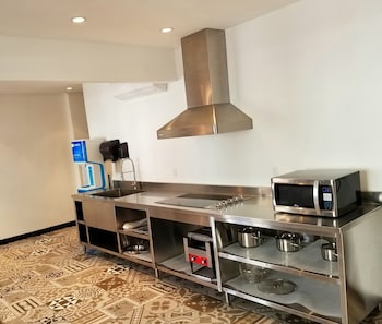 samesun hollywood hostel