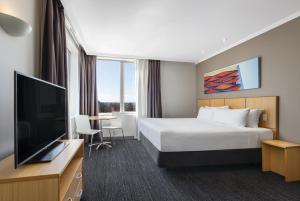 Mercure Sydney Bankstown,Blaxcell>>Bankstown,4 star