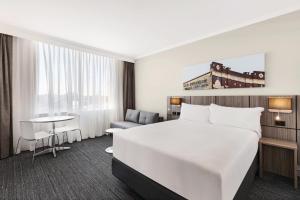 Mercure Sydney Bankstown,Blaxcell>>Bankstown,4 star