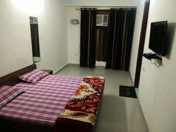 gopi dham ashram
