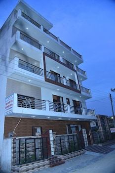 gopi dham ashram