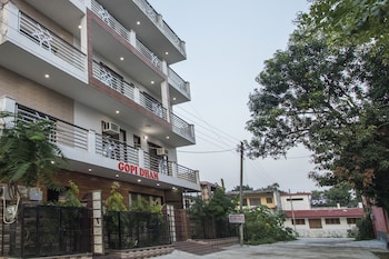gopi dham ashram